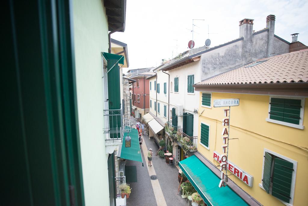 Lazise Boutique Apartment Lago E Relax Habitación foto